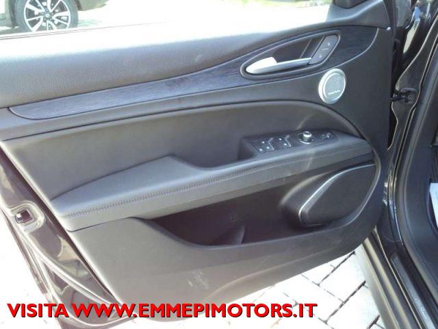 ALFA ROMEO Stelvio 2.0 Turbo 200 CV AT8 Q4 SUPER
