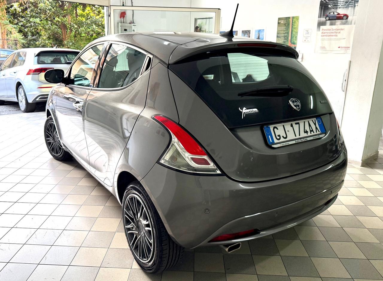Lancia Ypsilon 1.0 S&S Hybrid Ecochic Gold 78.000km