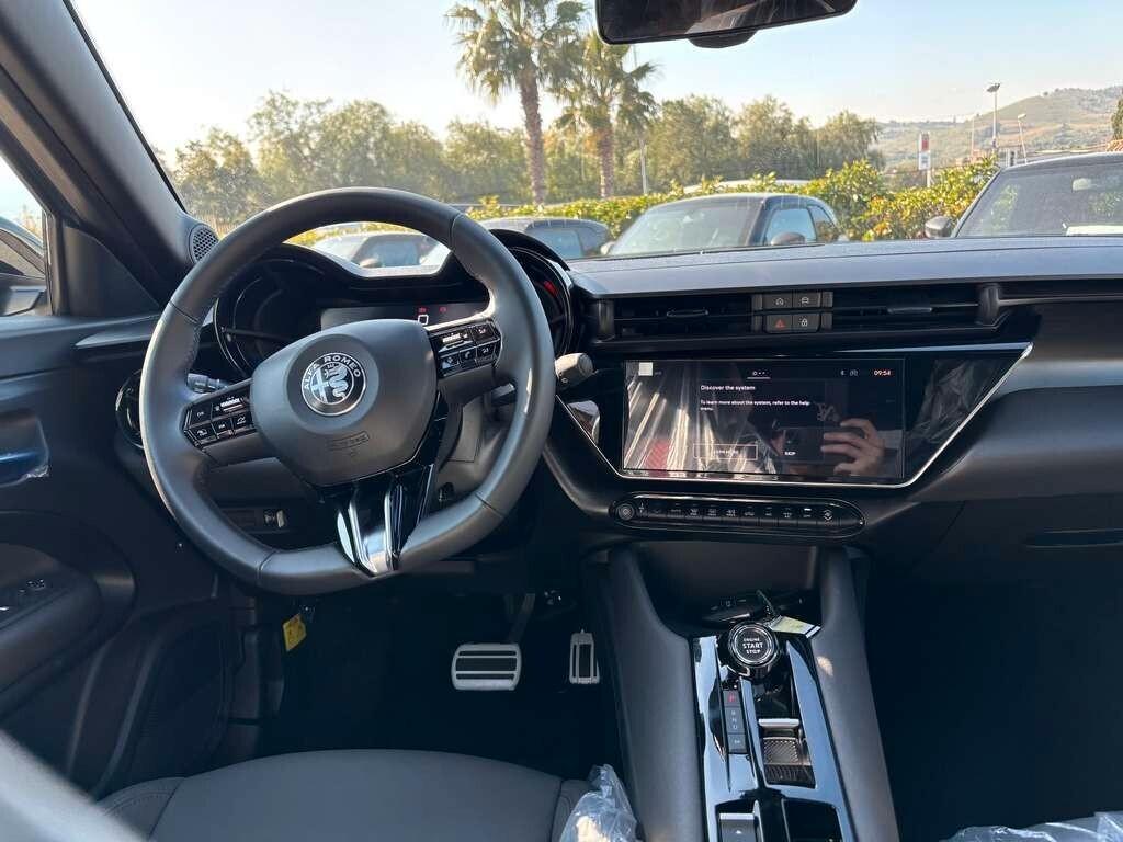 Alfa Romeo Junior 1.2 136 CV Hybrid eDCT6 Speciale a 269 euro al mese