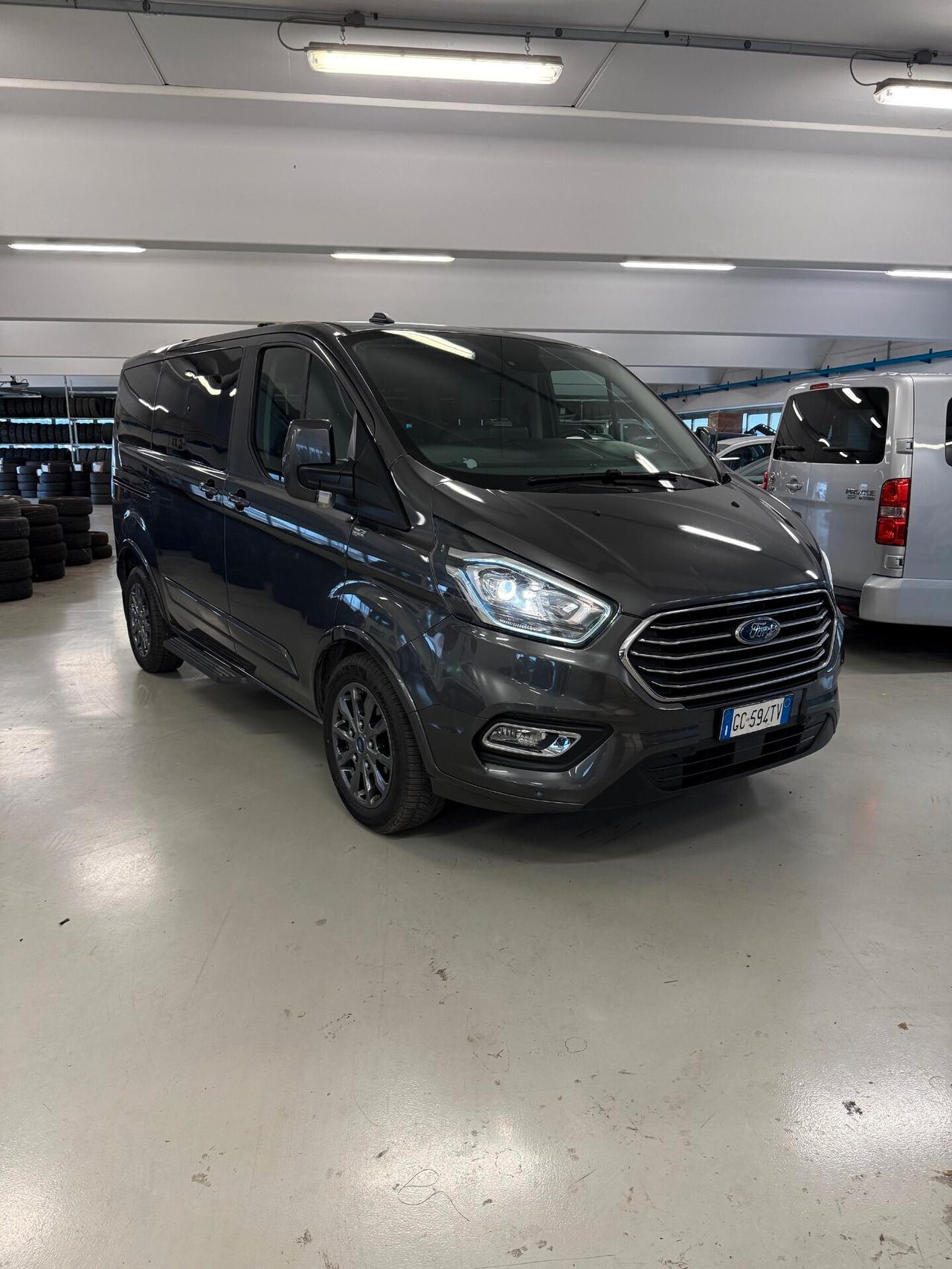 Ford Tourneo Custom 320 2.0 EcoBlue 130CV aut. PC Titanium