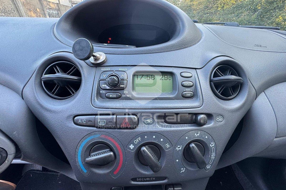 TOYOTA Yaris 1.0i 16V cat 3 porte