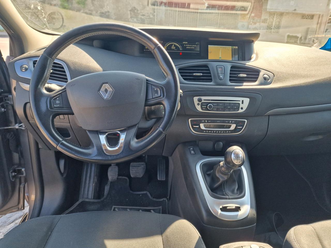 Renault Scenic XMod 1.5 dCi 110 7 POSTI