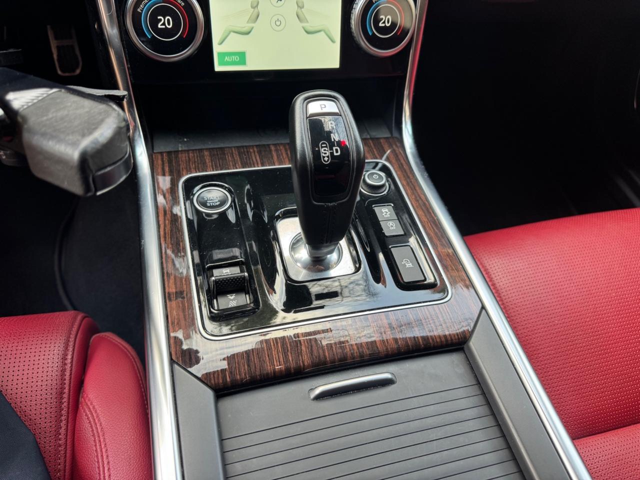 Jaguar XE 2.0 300 CV AWD R-Dynamic SE Guidosimplex