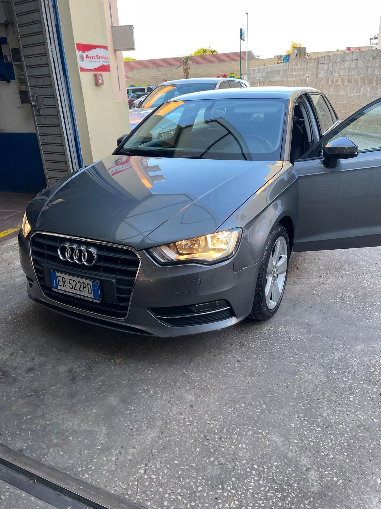Audi A3 SPB 1.6 TDI 105 CV CR Ambition