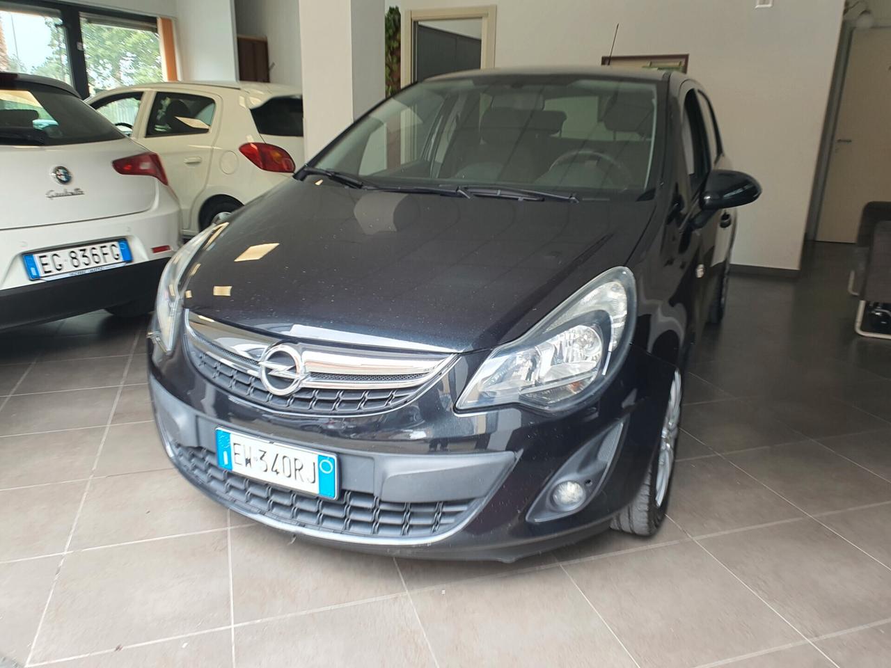 Opel Corsa 1.2 Gpl di serie