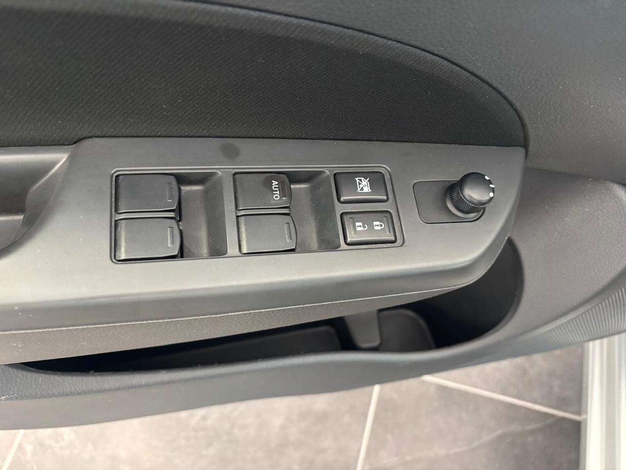 SUZUKI SWIFT ANNO 2010 BZ 1.2 ADATTA NEOPATENTATI KM 77 MILA