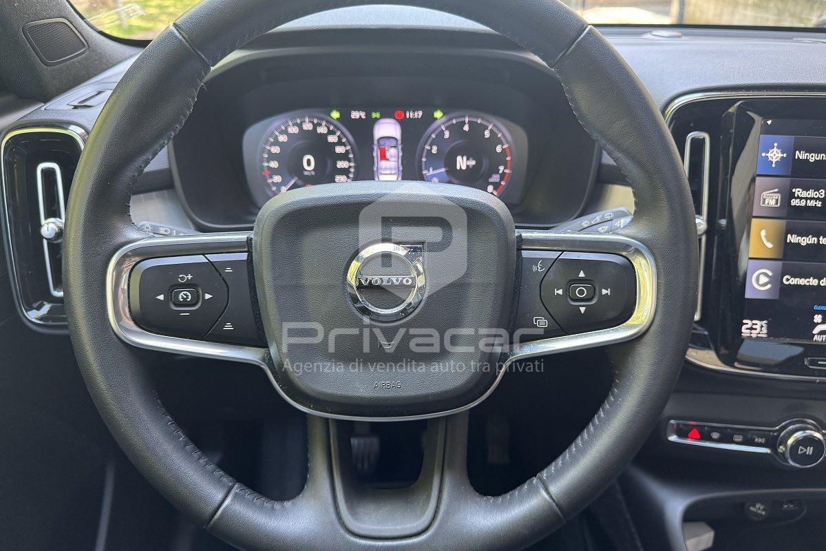VOLVO XC40 T3 Momentum