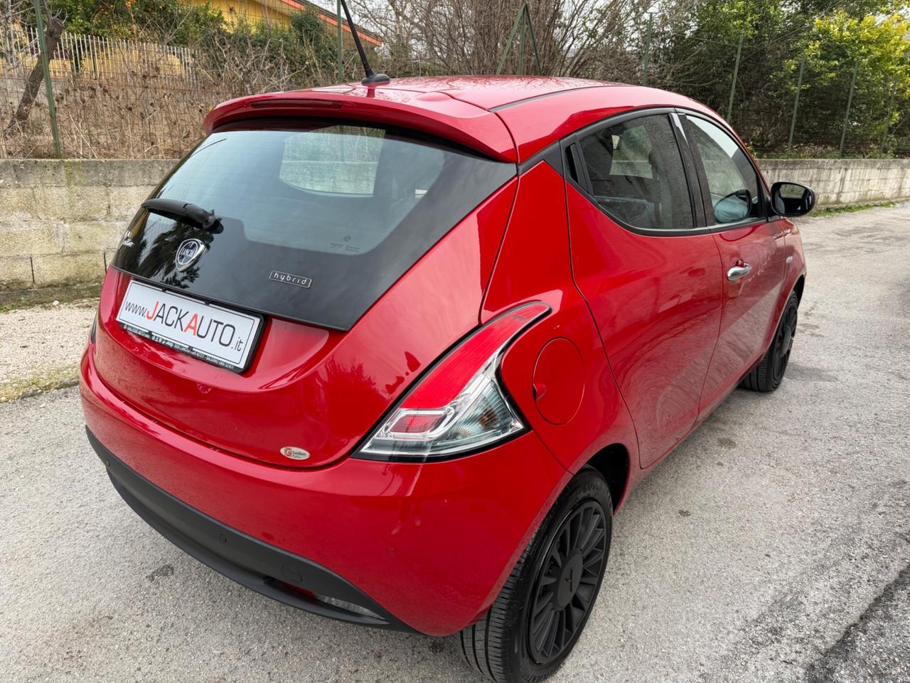 Lancia Ypsilon 1.0 FireFly 5 porte S&S Hybrid Gold