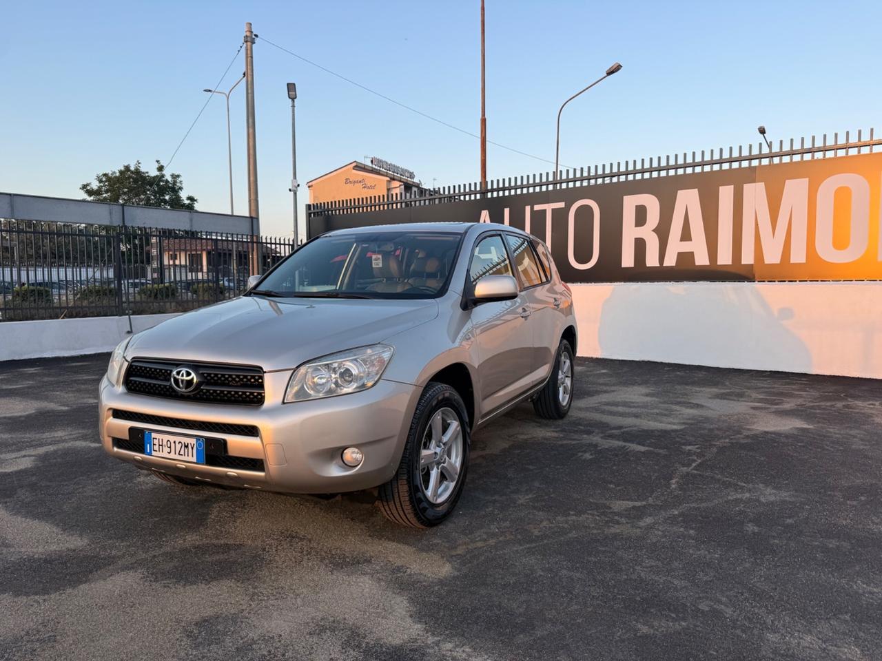 Toyota RAV 4 2.0 Benzina 152 Cv Automatica