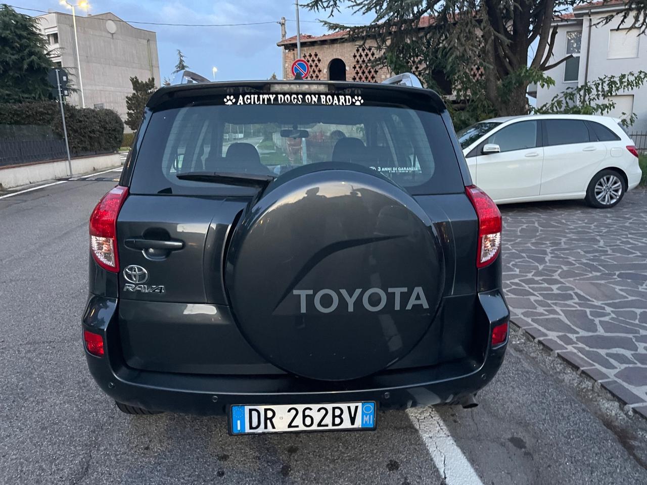 Toyota RAV 4 RAV4 2.0 Luxury