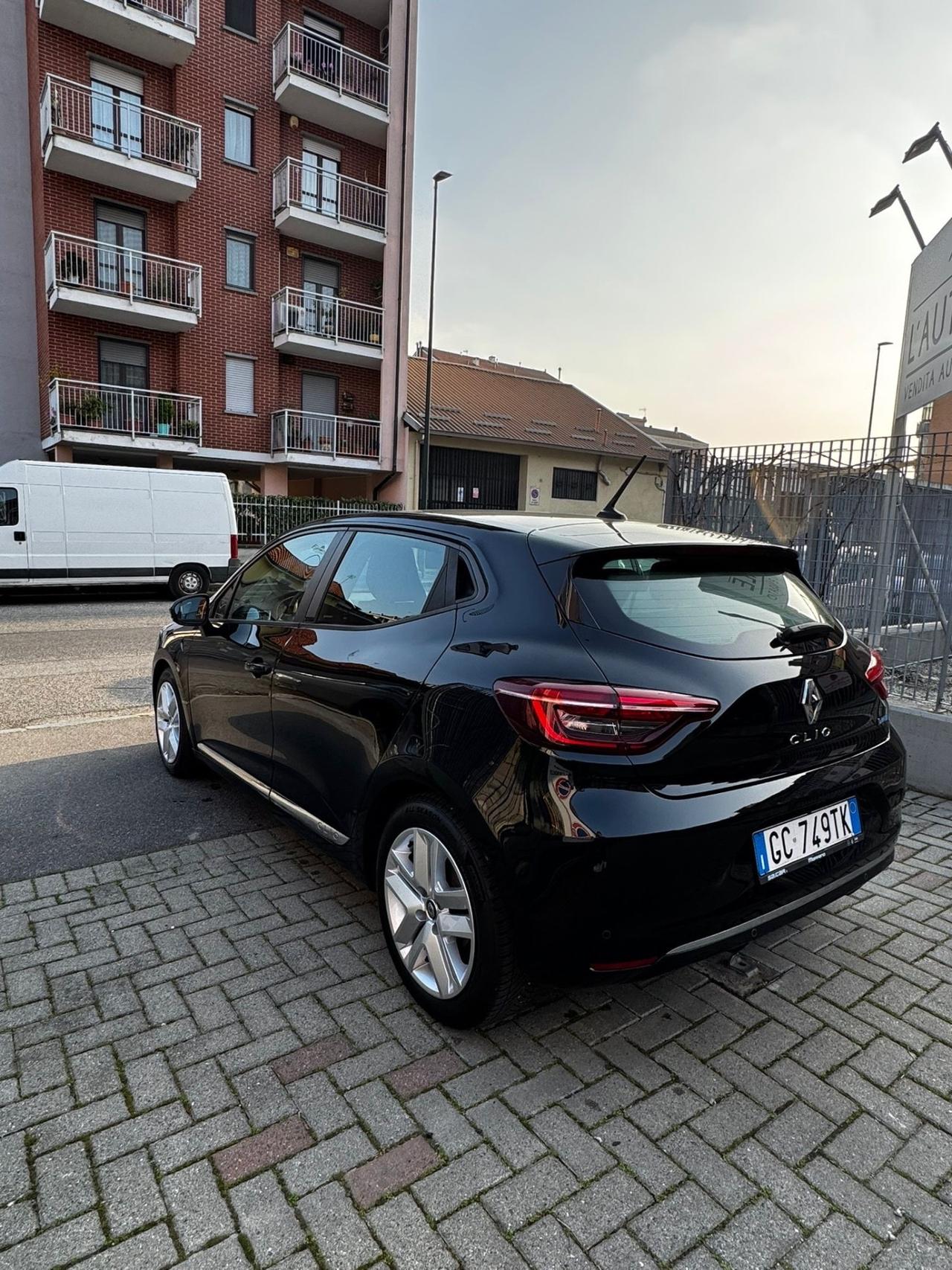 Renault Clio Full Hybrid E-Tech 140 CV 5 porte Initiale Paris