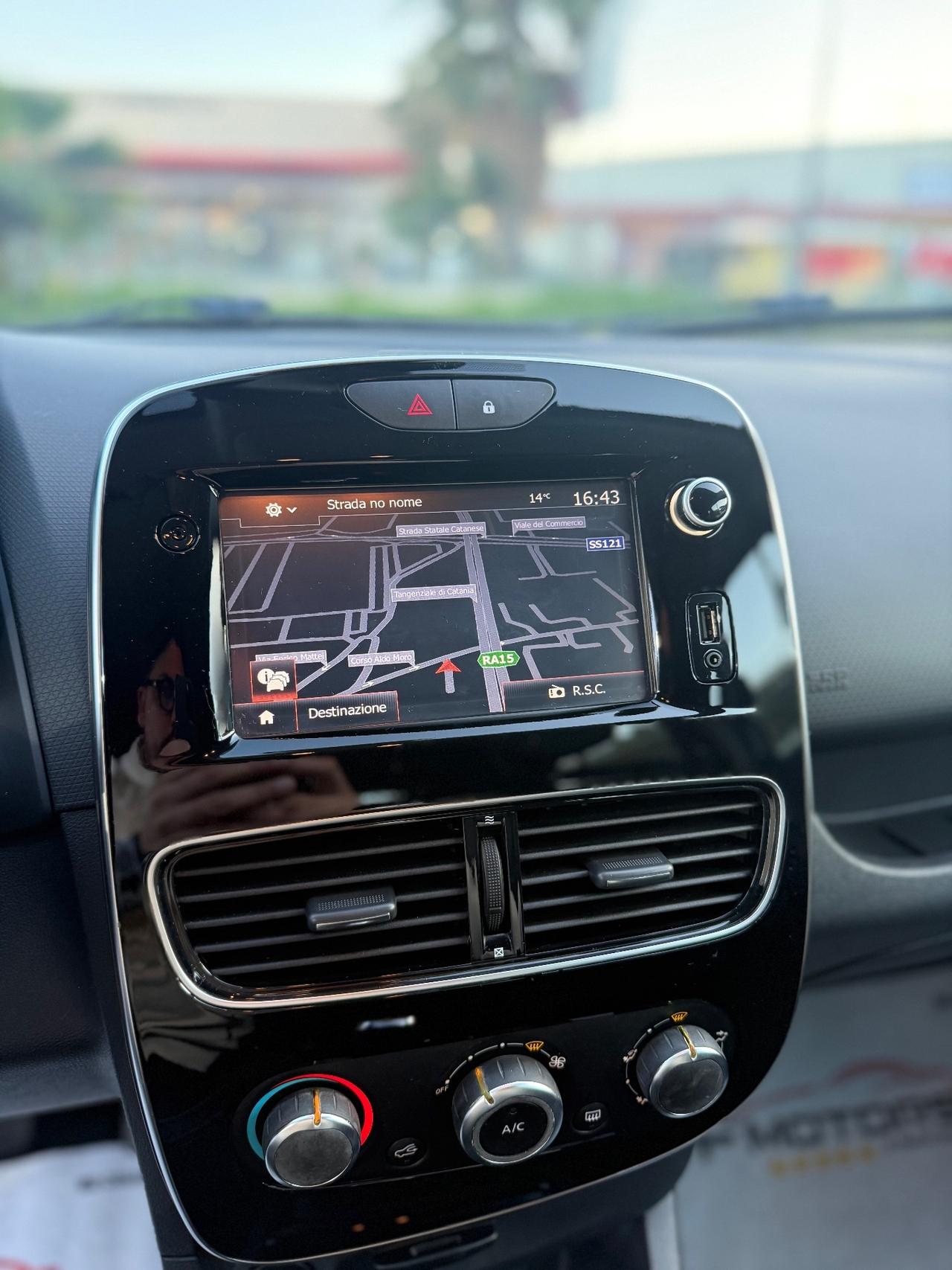 Renault Clio 1.5 dci SOLO 90.000KM - 2019