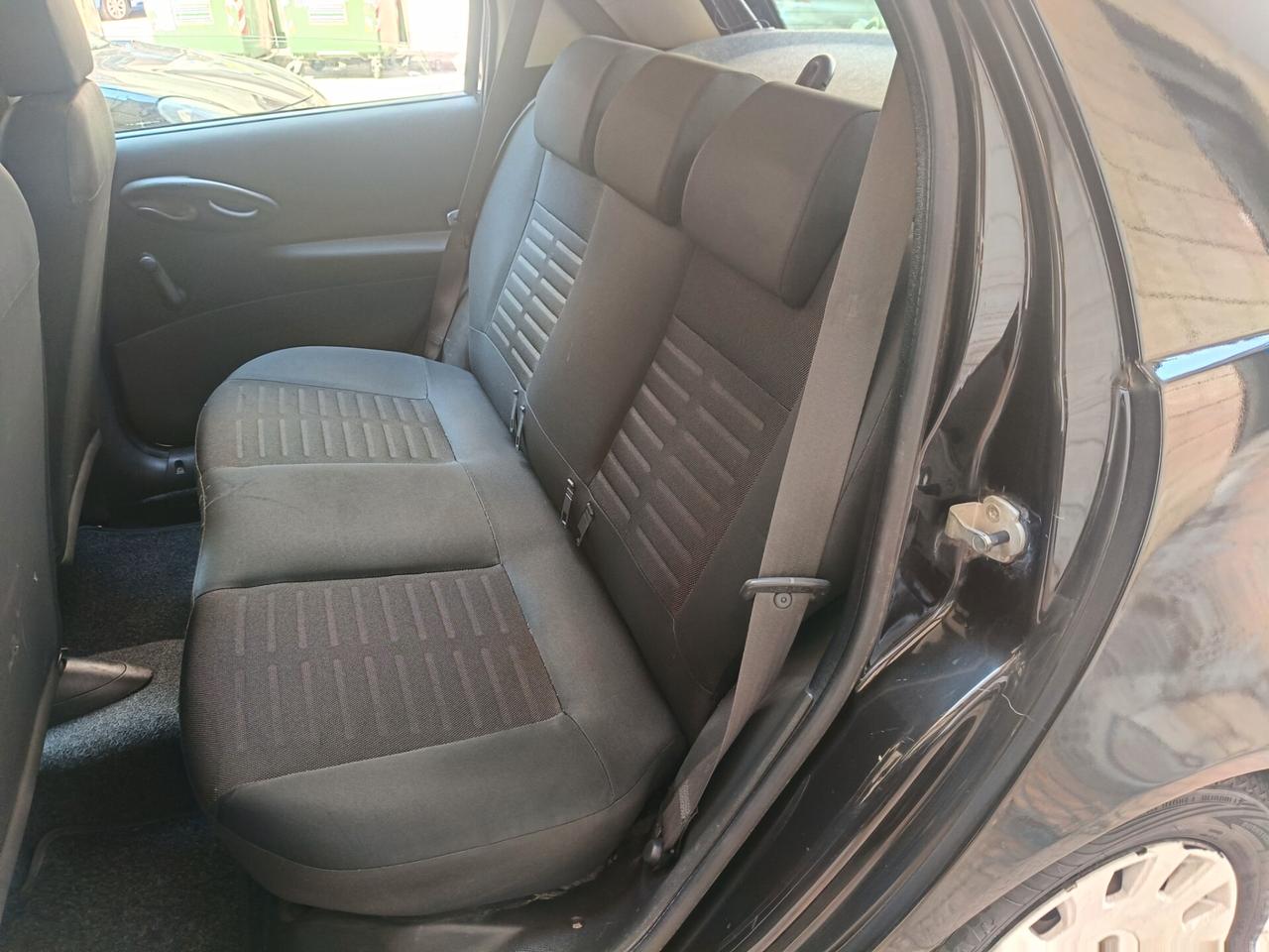 FIAT PUNTO 1.2 5PORTE-NEOPATENTATI-Euro 3100-