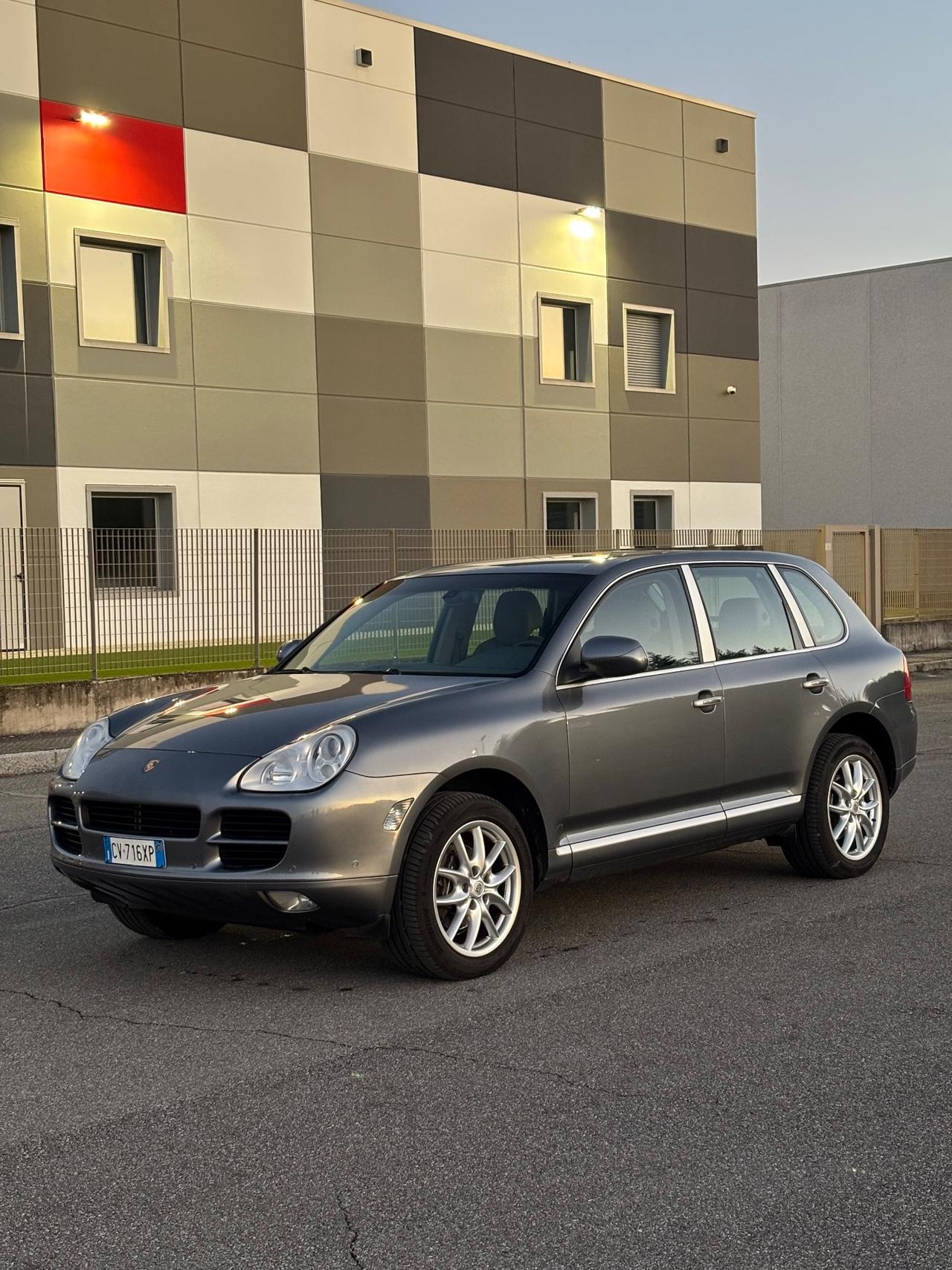 Porsche Cayenne 3.2 V6 SOLO 100 MILA KM