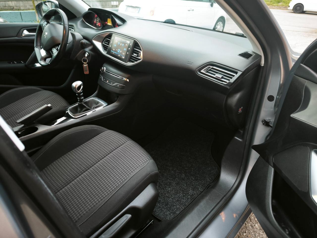 Peugeot 308 HDI 1500 EURO 6 OK NEOPATENTATI