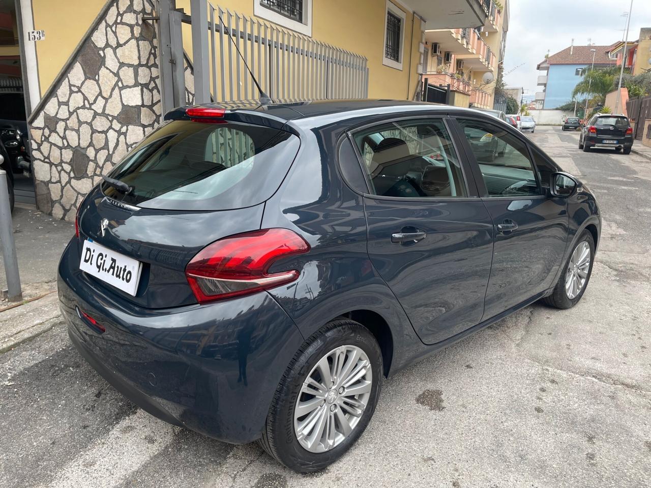 Peugeot 208 1.2 Gpl 82 Cv 5p Allure