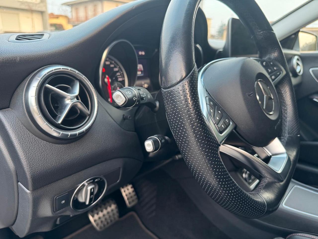 Mercedes-benz CLA 200 d S.W. 4Matic Automatic Business NEOPATENTATI