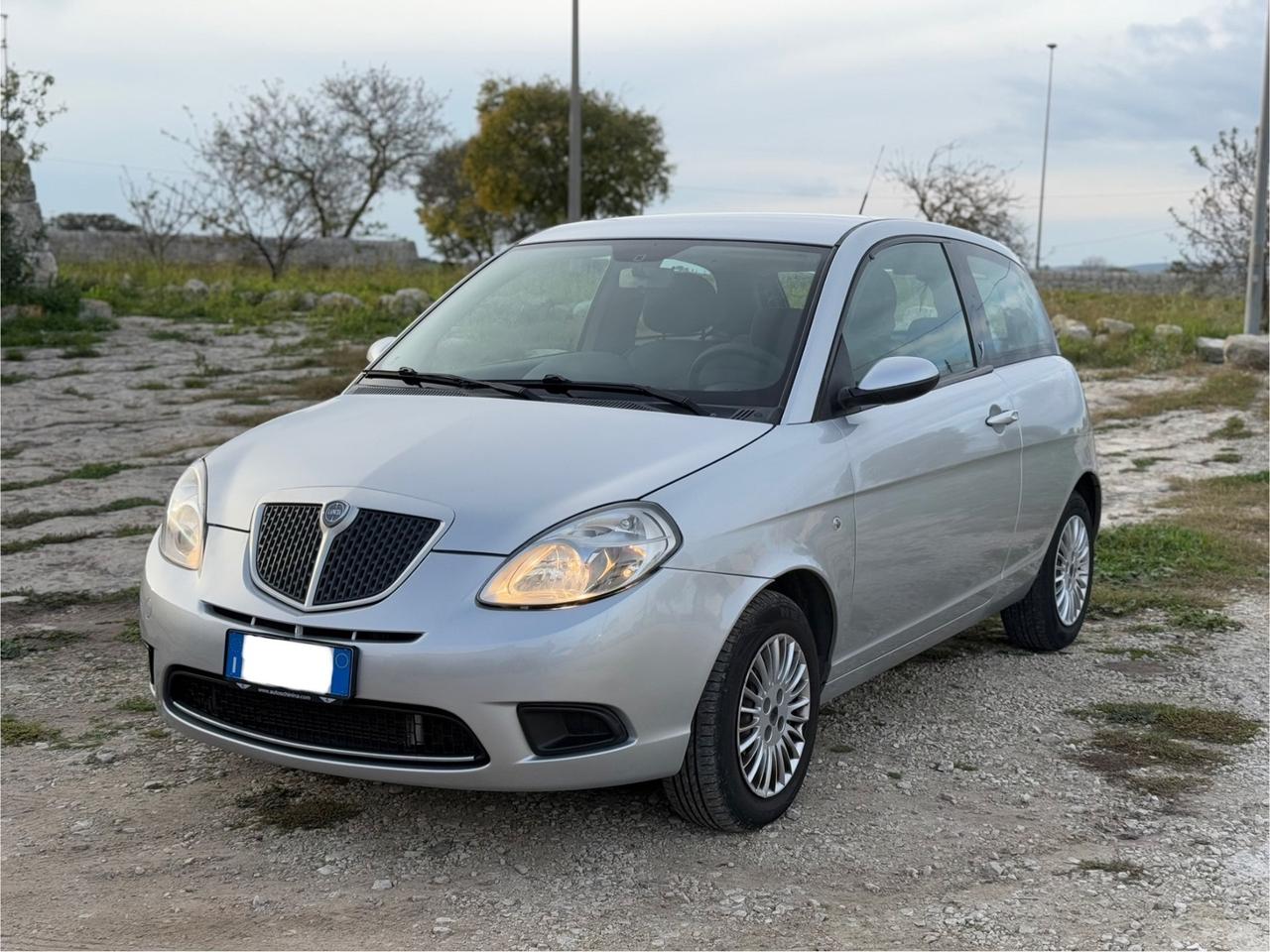 Lancia Ypsilon 1.3 MJT 75 CV