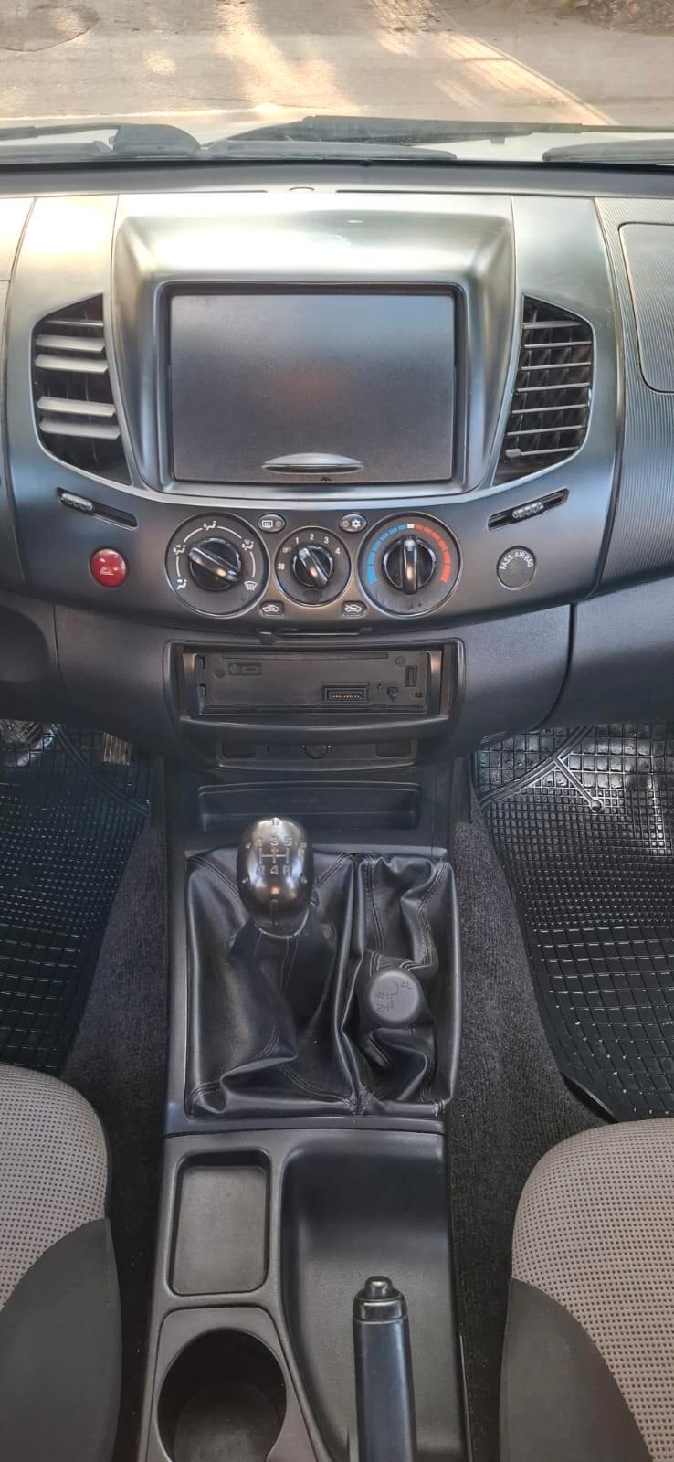 Mitsubishi L200 2.4 DI-D/154CV Club Cab Inform