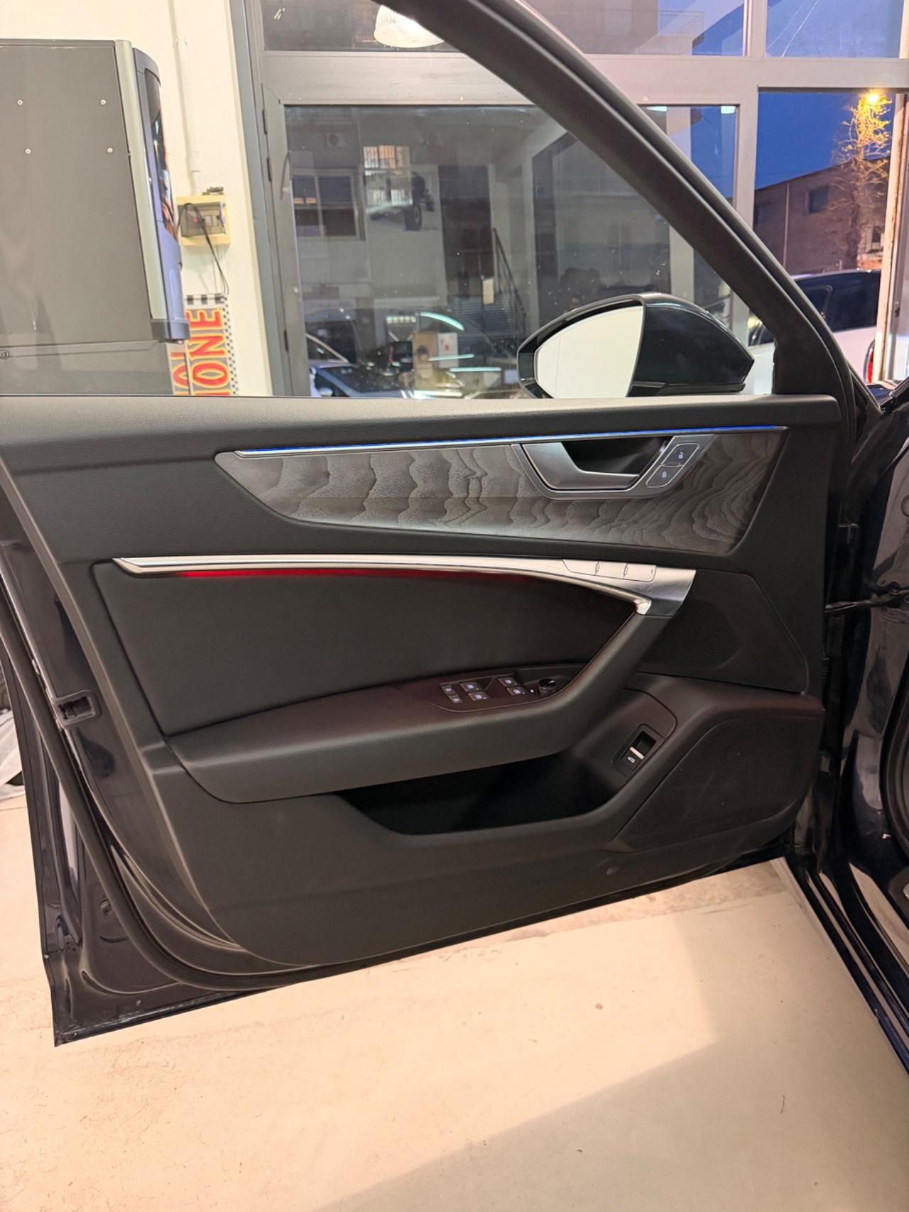 Audi A6 Avant 40 2.0 TDI quattro ultra S tronic LINE Design