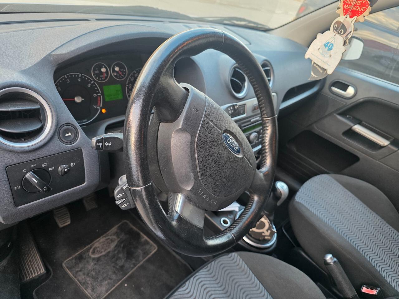Ford Fusion 1.4 16V 5p. Titanium
