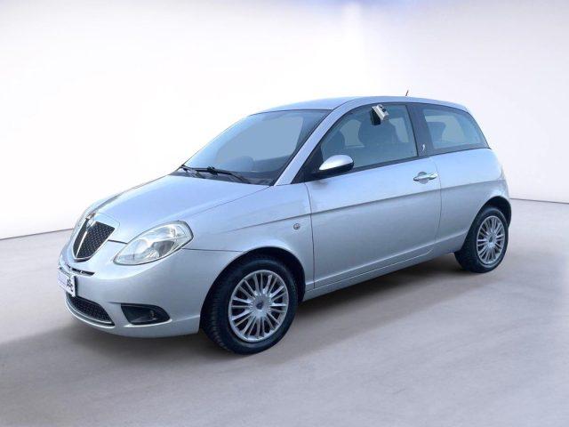 LANCIA Ypsilon 1.2 BENZ 60 CV Argento ADATTA A NEOPATENTATI