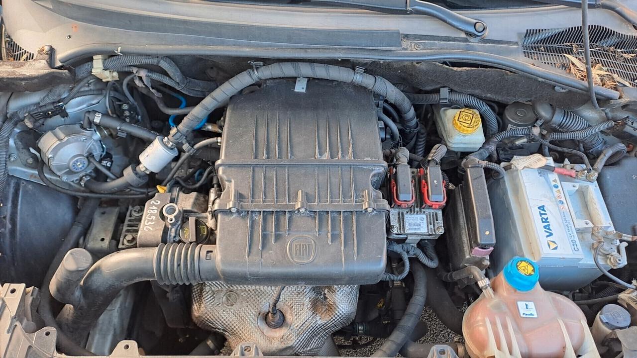 Fiat Grande Punto 1.4 GPL 5 porte OK NEOPATENTATI