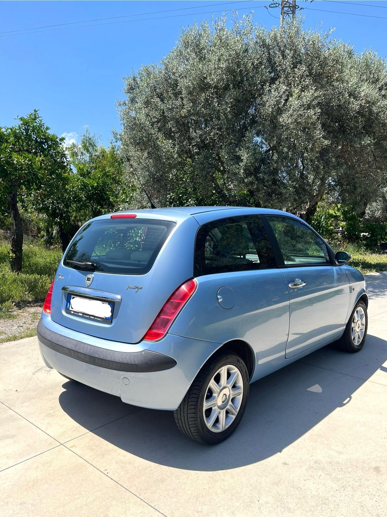 Lancia Ypsilon 1.3 Multijet Platino EURO4 BELLISSIM POCHI KM
