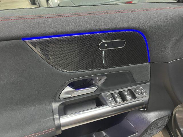 MERCEDES-BENZ GLA 200 d Autom. AMG Premium Plus NIGHT/LED MULTICOL/TELEC