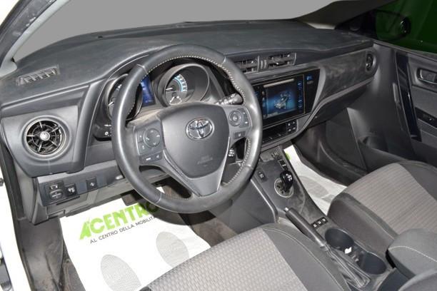 TOYOTA AURIS 1,8 hybrid e-CVT