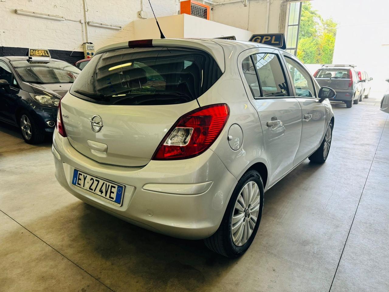 Opel Corsa 1.2 benzina/GPL 85CV 5 porte GPL-TECH Edition