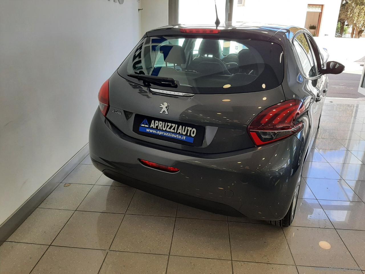 PEUGEOT 208 PureTech 82 5p. Allure