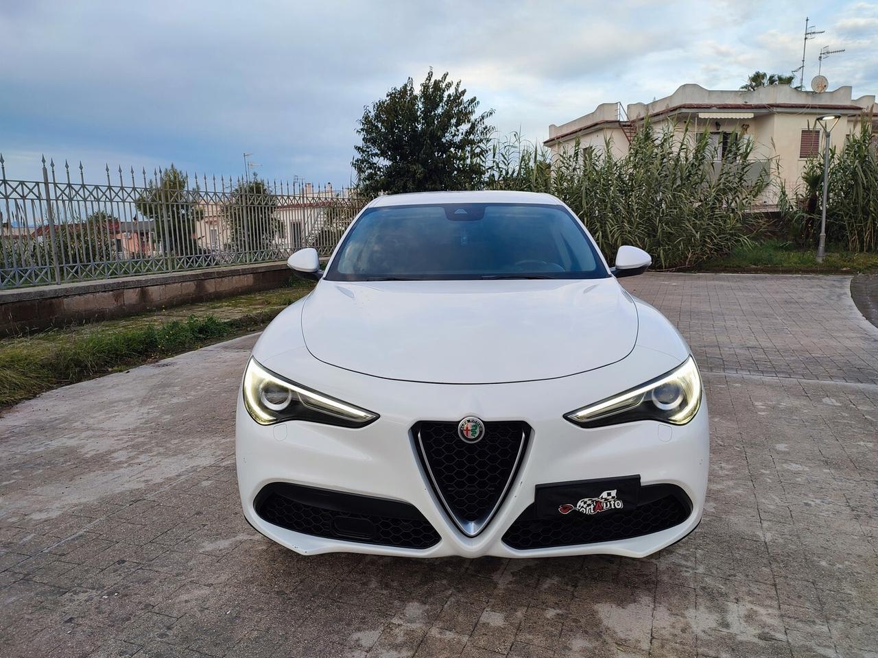 Alfa Romeo Stelvio 2.2 TD 160 CV AT8 TELECAMERA NAVIGATORE DA VETRINA