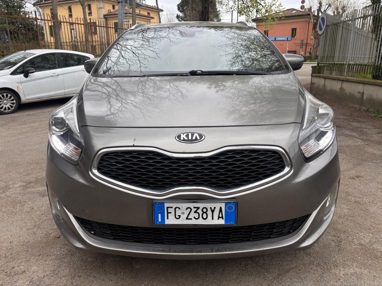 Kia Carens 1.7 CRDi 141 CV Platinum