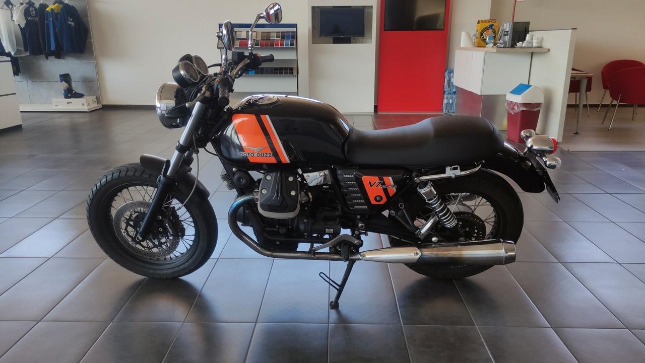 Moto Guzzi V7 SPECIAL