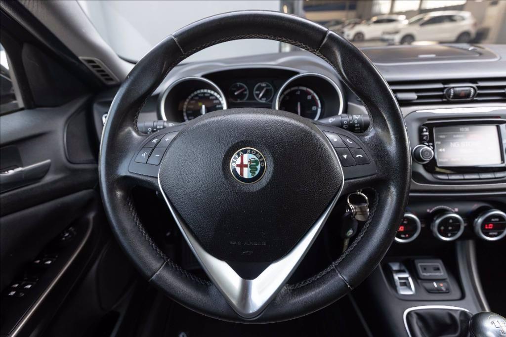 ALFA ROMEO Giulietta 1.6 jtdm(2) Distinctive del 2015