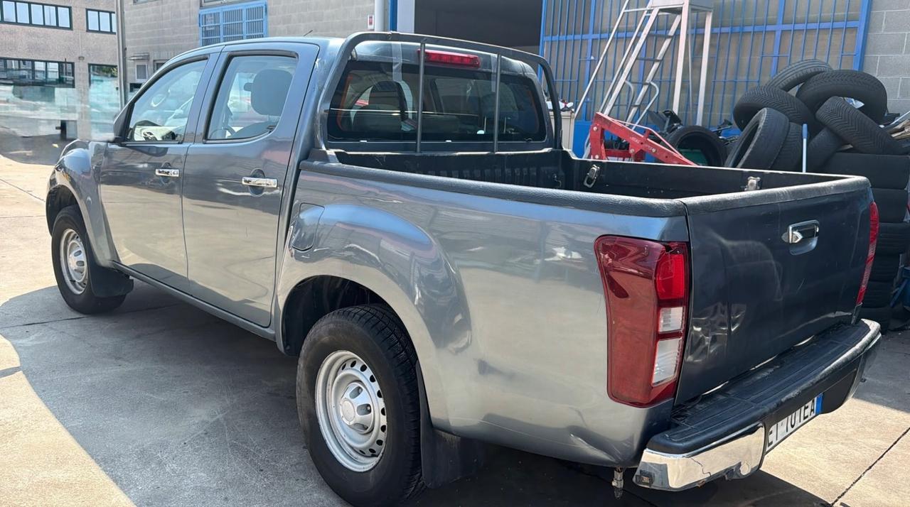 Isuzu D-Max 2.5 Space Cab Solar 4WD