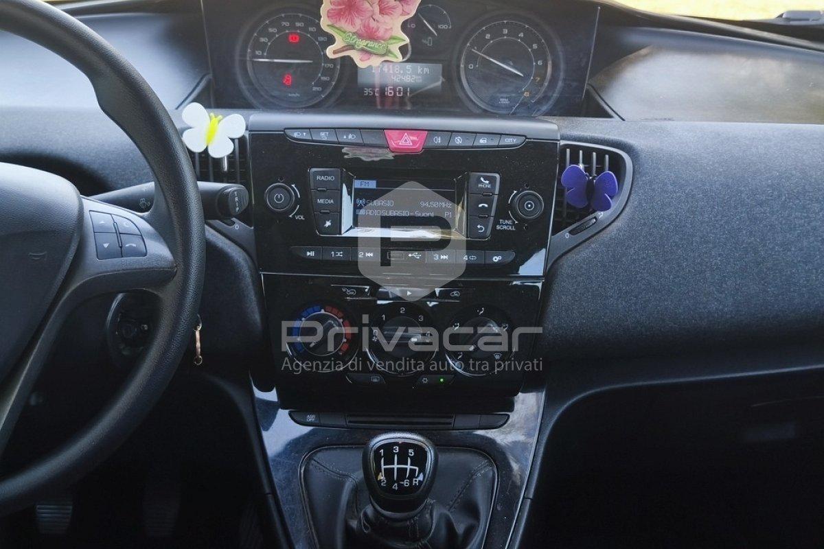 LANCIA Ypsilon 1.0 FireFly 5 porte S&S Hybrid Silver