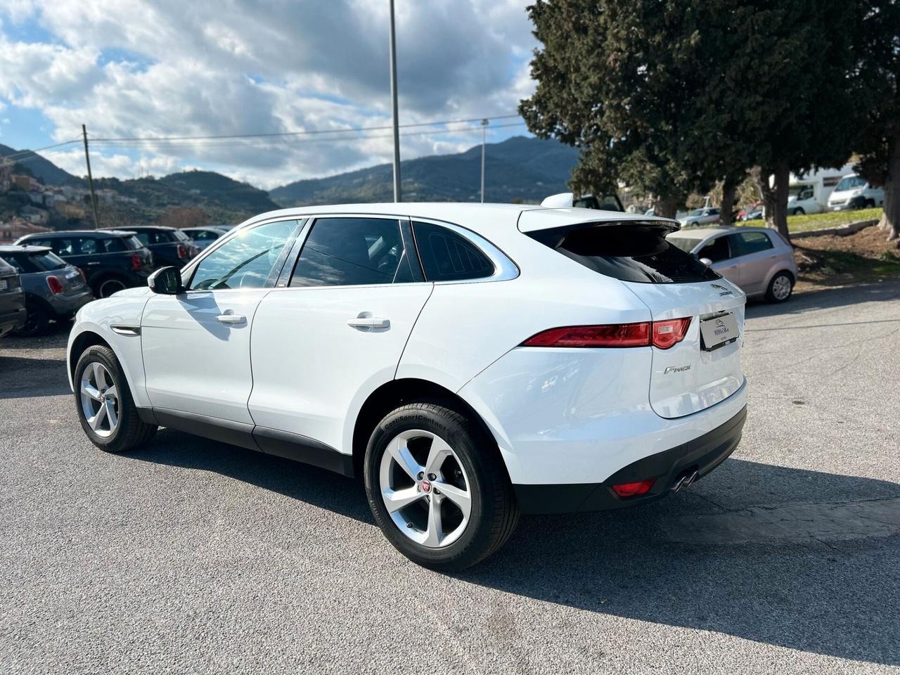 Jaguar F-Pace 2.0 D 180 CV Prestige