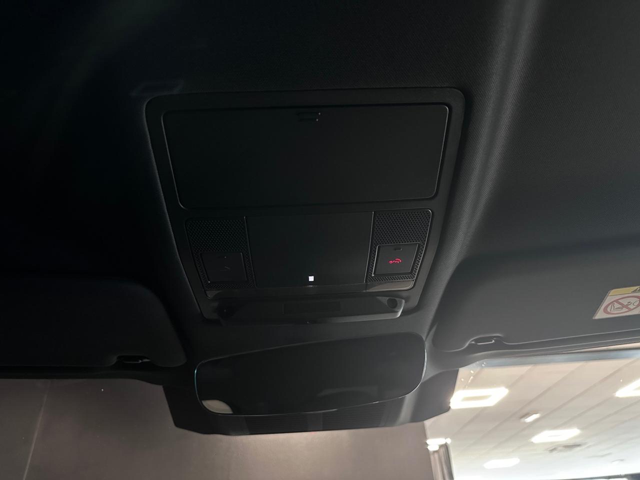 Land Rover Defender 110 3.0d i6 mhev SE awd 250cv auto