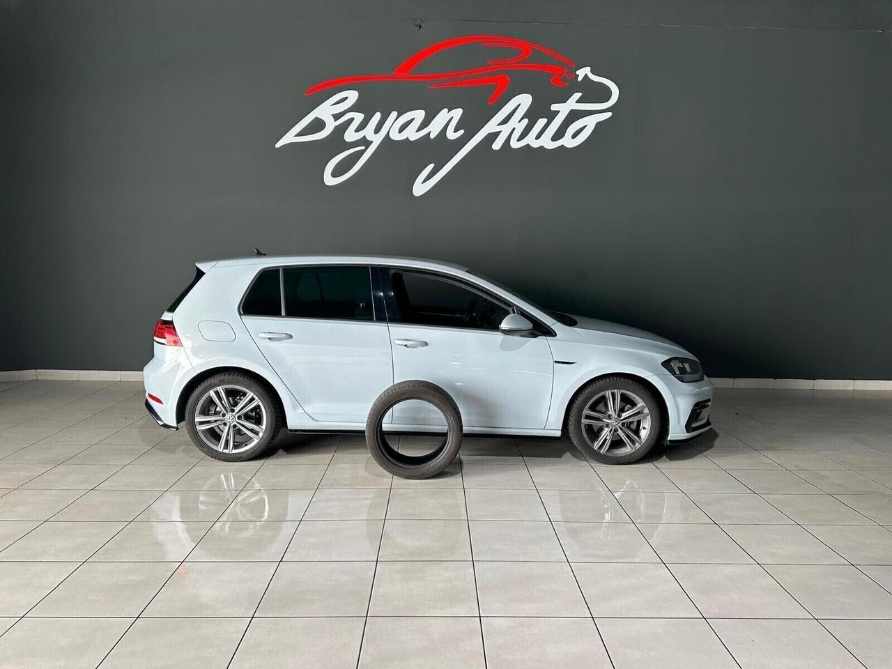 Volkswagen Golf 115 CV 5p. R- LINE