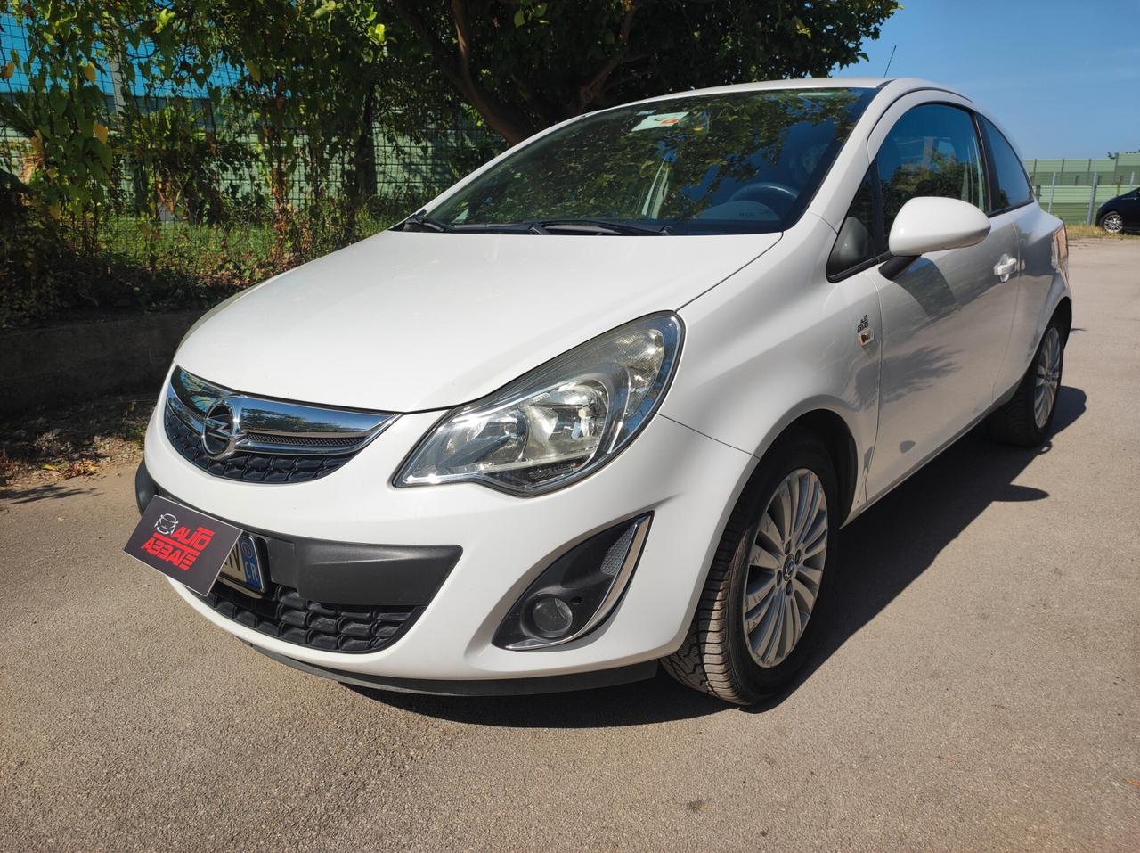 Opel Corsa 1.2 3 porte Club