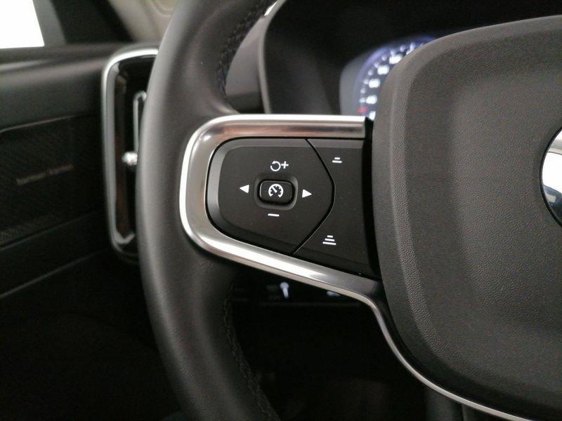 Volvo XC40 1.5 t3 Momentum 163cv my20