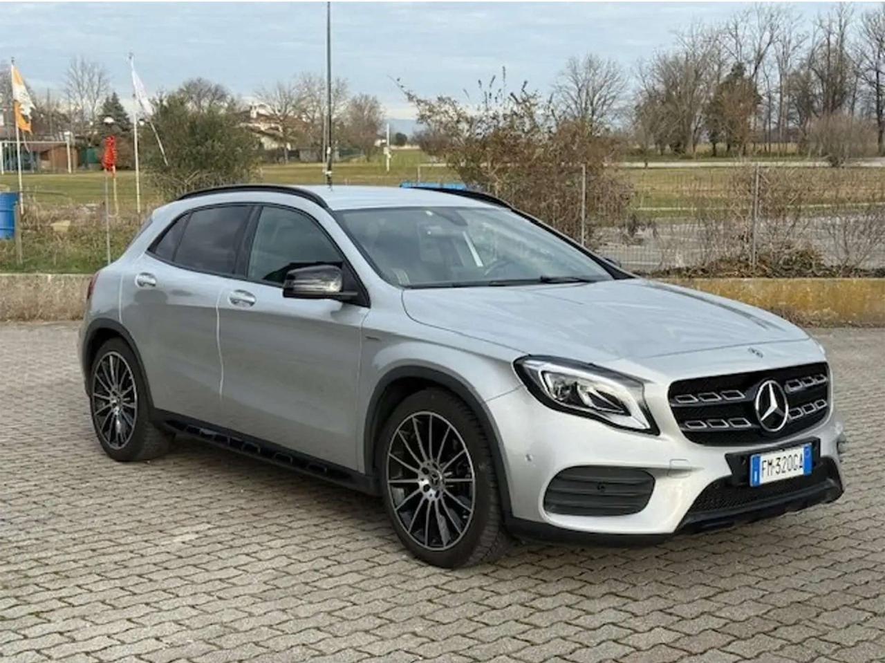 Mercedes-Benz GLA 220 GLA 220 d Premium edition1 4matic auto \\ 1 prop