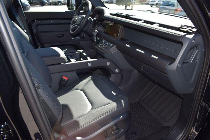 Land Rover Defender Defender 110 3.0d i6 mhev X-Dynamic SE awd 200cv auto IVA ESPOSTA