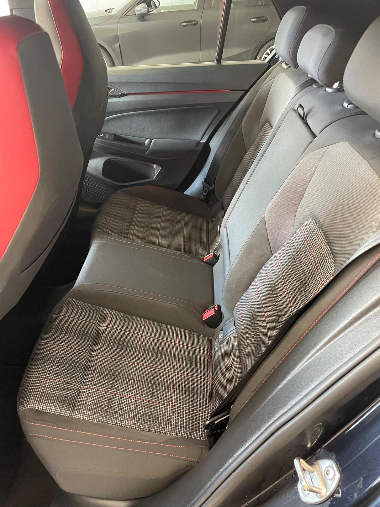 Volkswagen Golf 2.0 TSI GTI