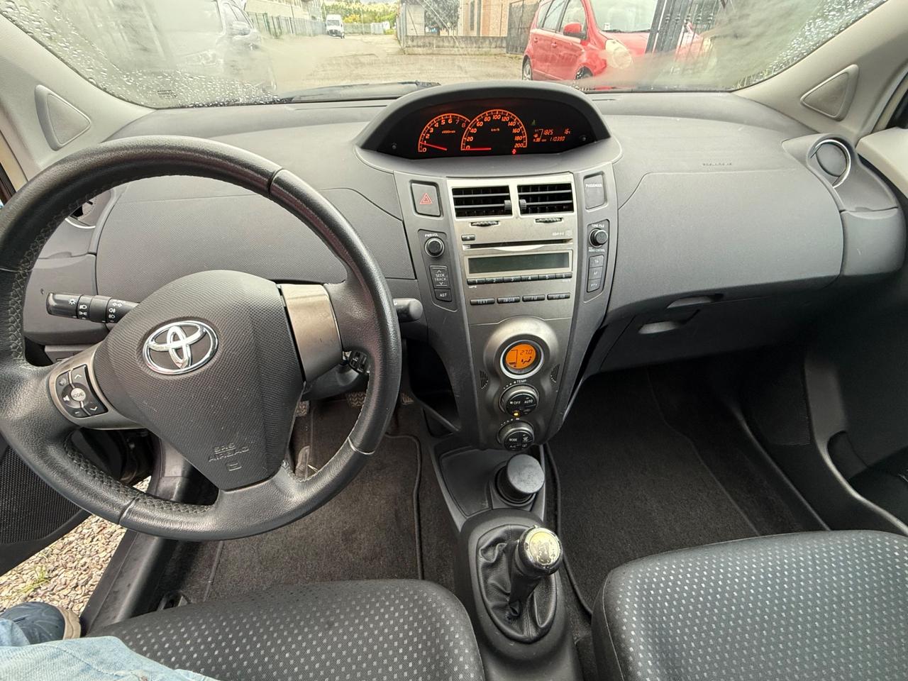 Toyota Yaris 1.0 5 porte Sol