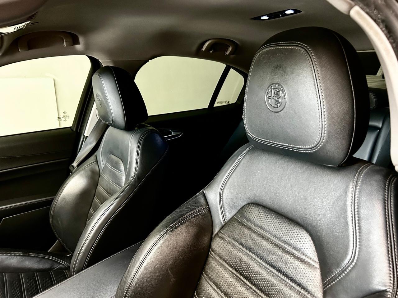 Alfa Romeo Giulia 2.2 Turbodiesel 210 CV AT8 AWD Q4 Veloce