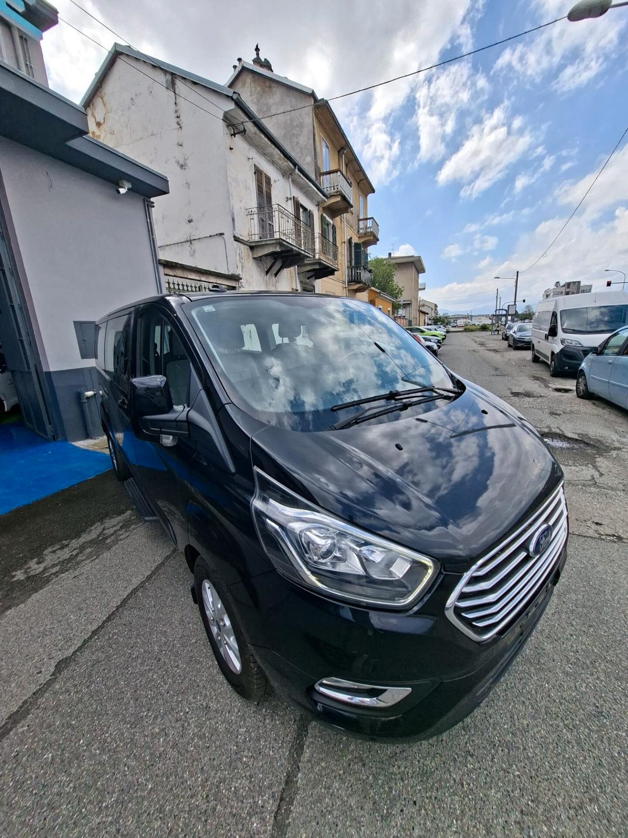 Ford Tourneo Custom 320 2.0 EcoBlue 150CV PC Titanium 77kw - 105cv 9 posti