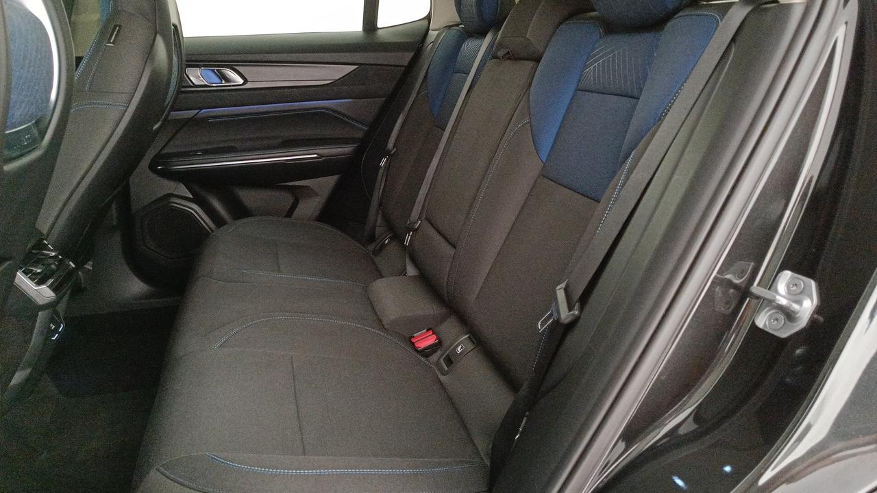 LYNK & CO 01 1.5 td phev auto
